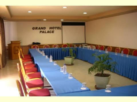 Grand Palace Hotel Korça Exteriör bild
